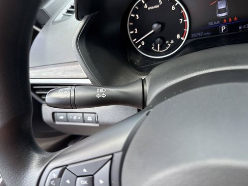 Used 2025 Nissan Altima 2.5 SV FWD image 20