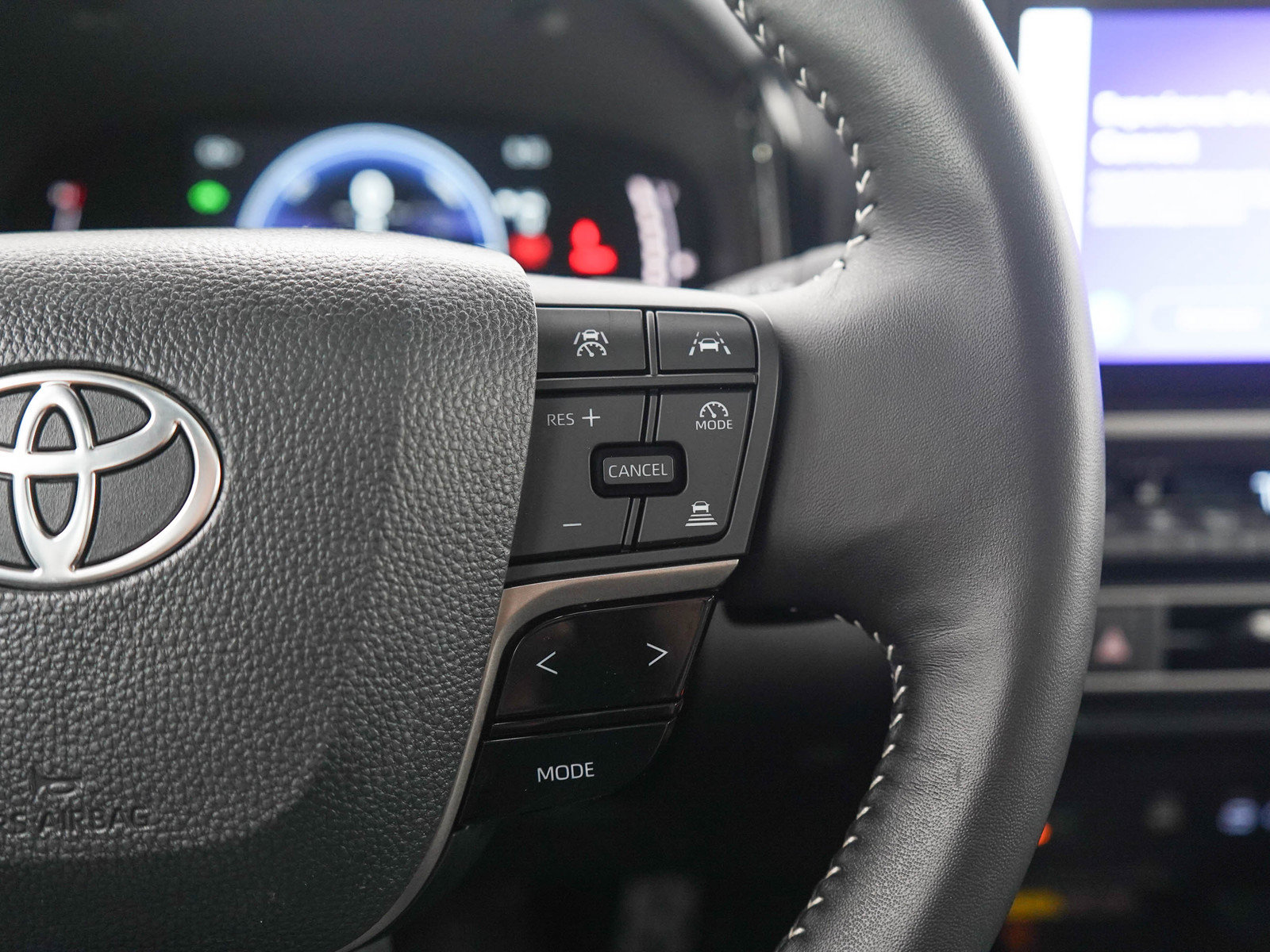 Used 2025 Toyota Camry SE w/ Multimedia Upgrade Package FWD image 25