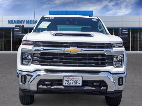 Used 2025 Chevrolet Silverado 2500 LT w/ Convenience Package AWD/4WD image 2