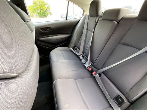 Used 2022 Toyota Corolla LE FWD image 19