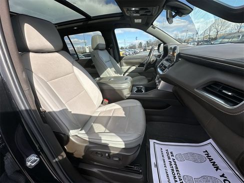 Used 2022 GMC Yukon XL SLT w/ SLT Premium Package image 25