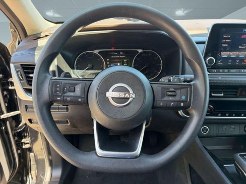 Used 2023 Nissan Rogue SV image 17