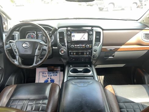 Used 2017 Nissan Titan Platinum Reserve RWD image 11