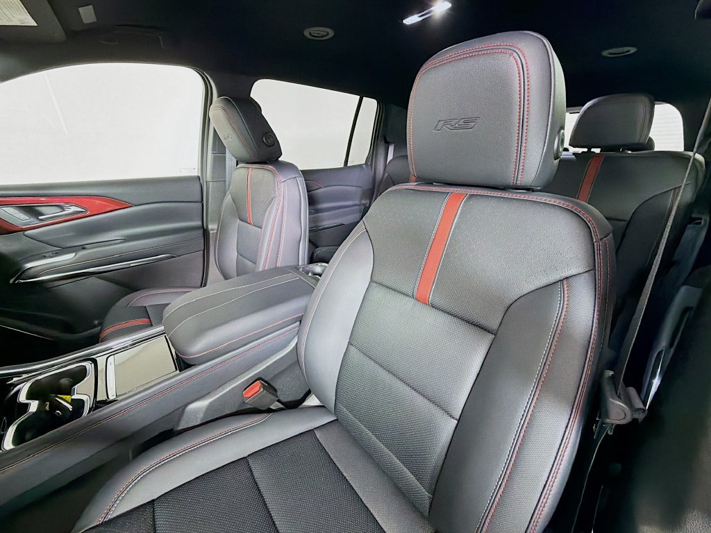 New 2026 Chevrolet Traverse RS w/ LPO, Floor Liner Package AWD/4WD image 12