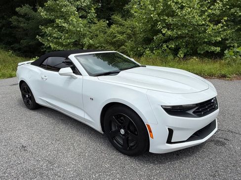 Used 2023 Chevrolet Camaro LT RWD image 21