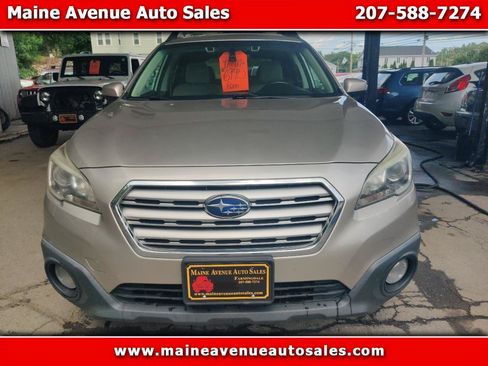 Used 2017 Subaru Outback 2.5i Premium AWD/4WD image 1