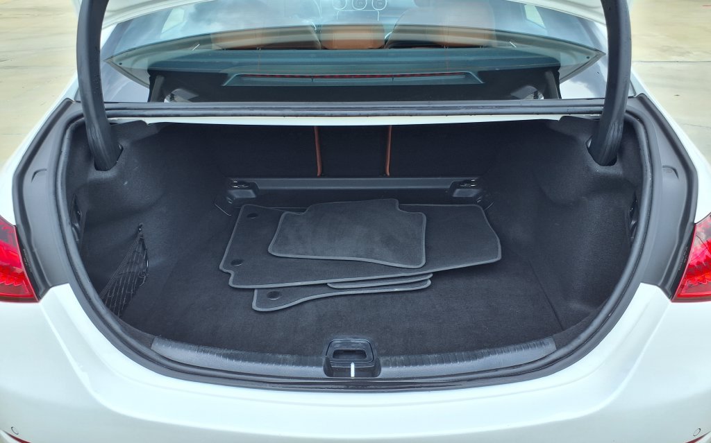 Used 2025 Mercedes-Benz C 300 Sedan image 9
