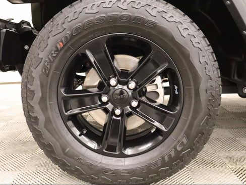 Used 2021 Jeep Wrangler Unlimited Sahara image 6