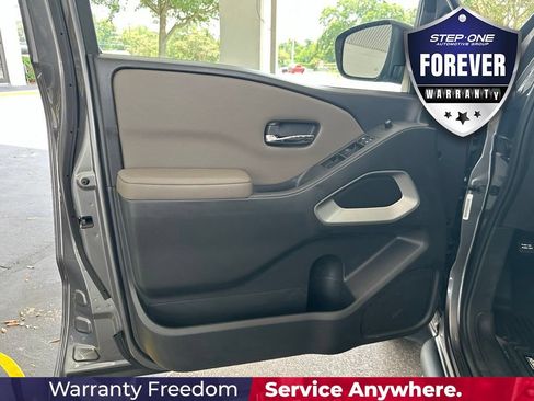 Used 2022 Nissan Frontier SV AWD/4WD image 10