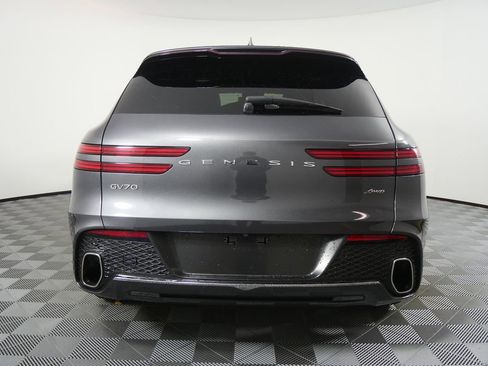 Used 2022 Genesis GV70 2.5T w/ Advanced Package image 4