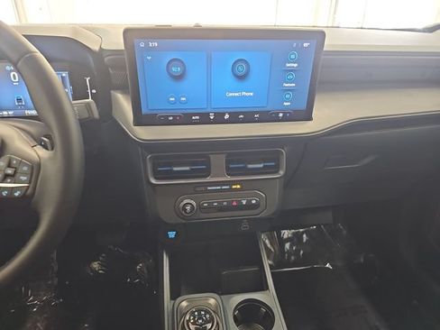 Used 2025 Ford Maverick Lobo AWD/4WD image 35