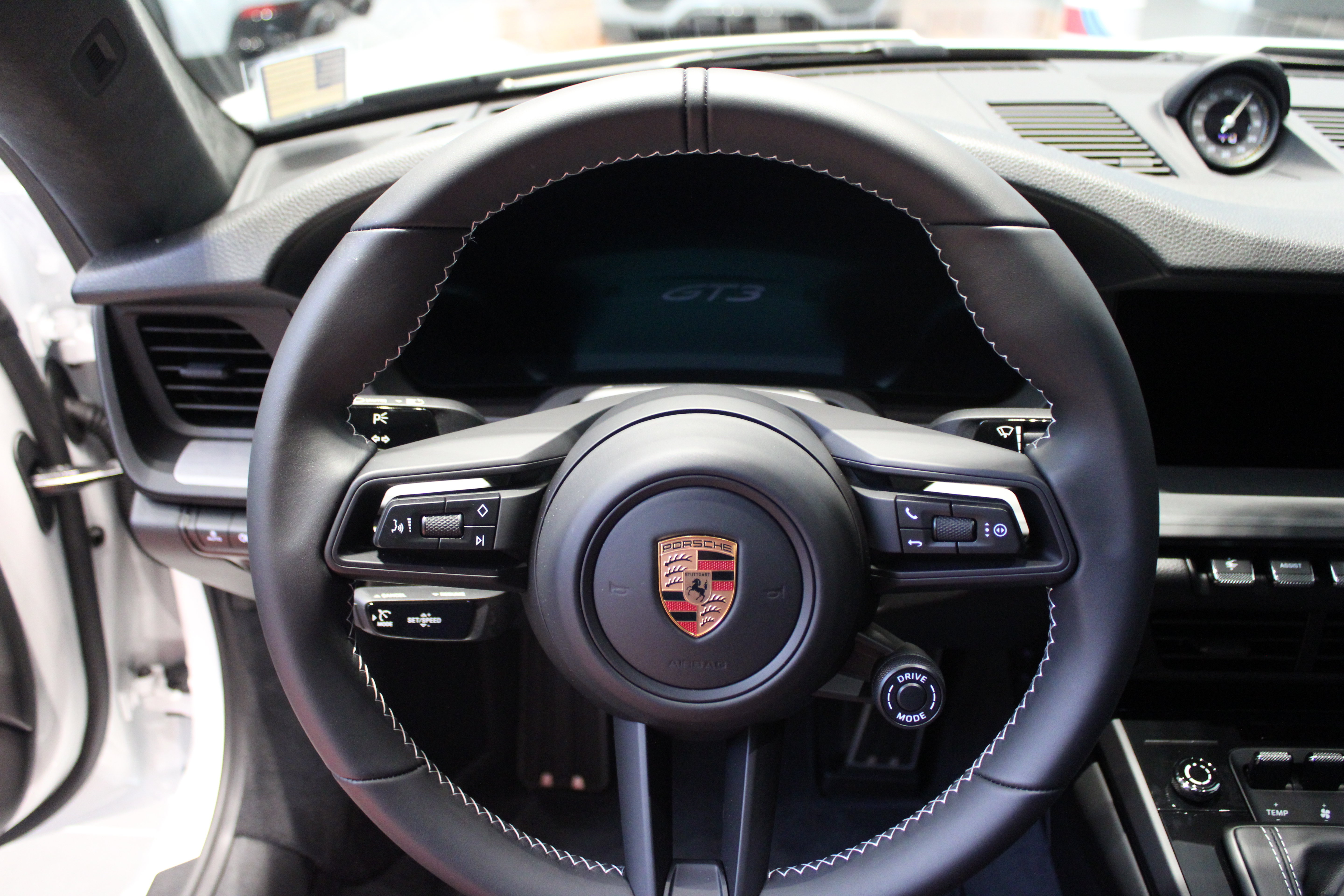 Used 2026 Porsche 911 GT3 RWD image 14