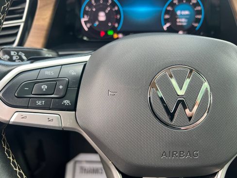 Used 2024 Volkswagen Atlas SE w/ Panoramic Sunroof Package AWD/4WD image 25