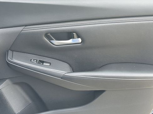 Used 2024 Nissan Sentra SV FWD image 14