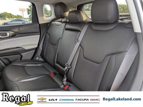 Used 2022 Jeep Compass Latitude image 15