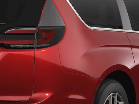 New 2025 Chrysler Pacifica Select image 2