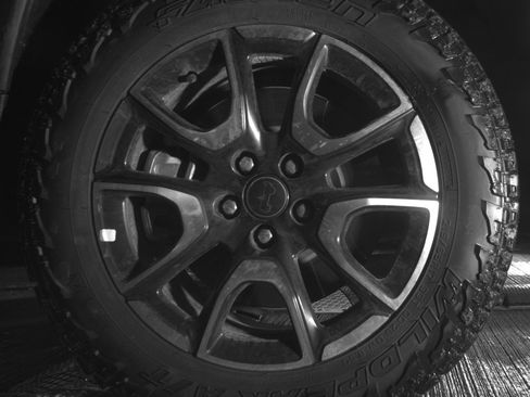 Used 2025 Jeep Compass Trailhawk image 14