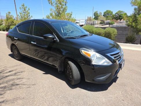 Used 2016 Nissan Versa SV w/ SV Tech Package FWD image 2