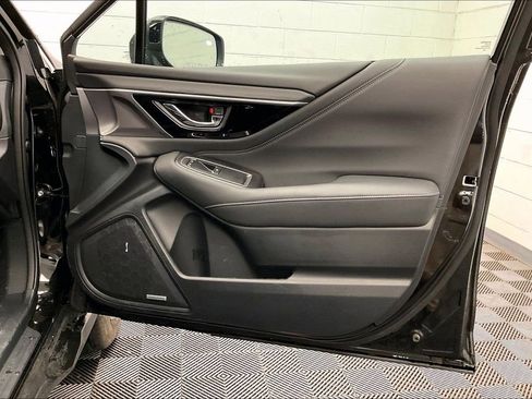 Used 2025 Subaru Outback Limited image 23