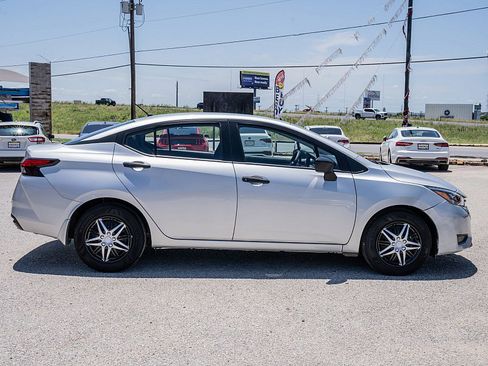 Used 2025 Nissan Versa S w/ Trunk Package FWD image 4
