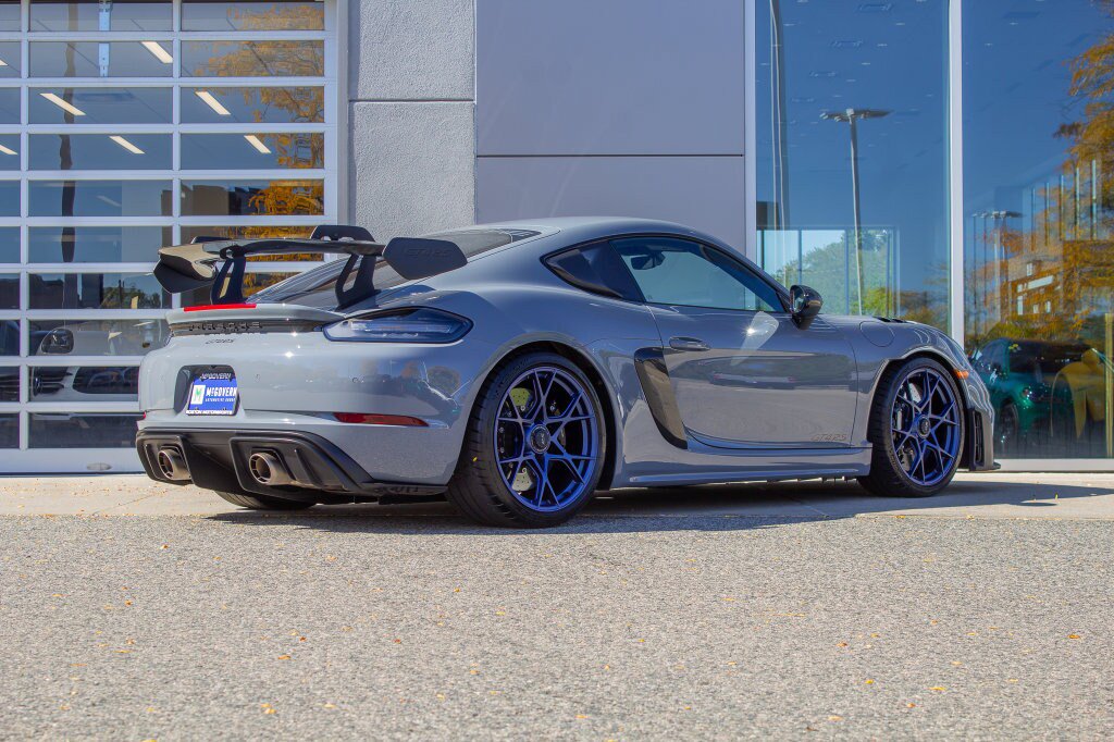 Used 2025 Porsche 718 Cayman GT4 RS RWD image 10