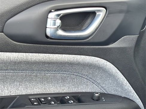 Certified 2024 Jeep Compass Sport image 16