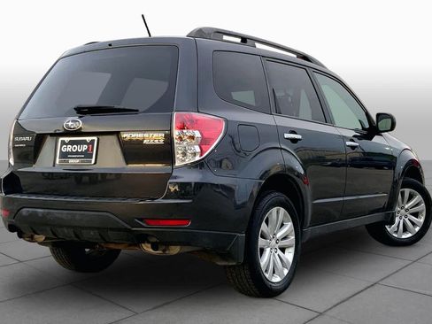Used 2011 Subaru Forester 2.5X Premium w/ All-Weather Pkg AWD/4WD image 10