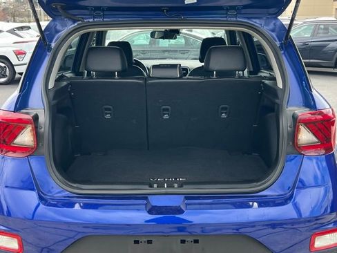Used 2023 Hyundai Venue Limited w/ Cargo Package FWD image 12