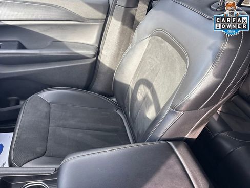 Certified 2025 Jeep Grand Cherokee Altitude image 27