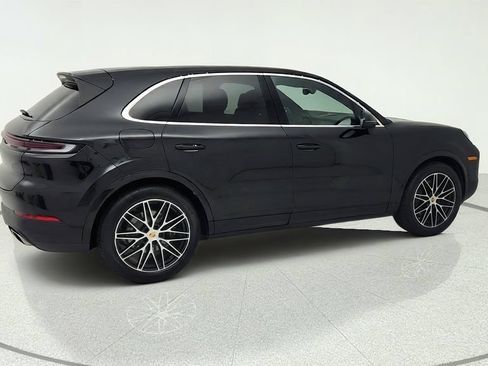 Used 2025 Porsche Cayenne AWD/4WD image 7