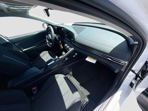 New 2026 Hyundai Elantra SE FWD image 21
