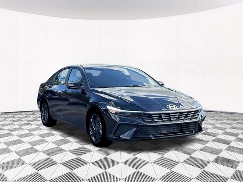 New 2026 Hyundai Elantra Sport FWD image 16