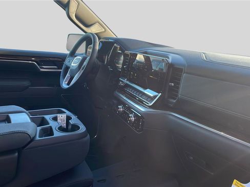 New 2026 GMC Sierra 1500 SLE image 21