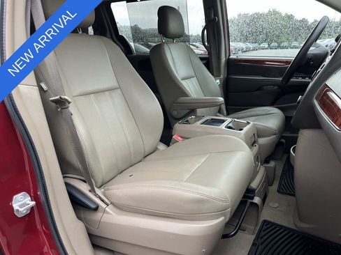 Used 2016 Chrysler Town & Country Touring w/ Driver Convenience Group FWD image 24