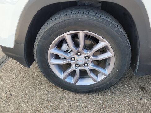 Used 2023 GMC Terrain SLT image 7