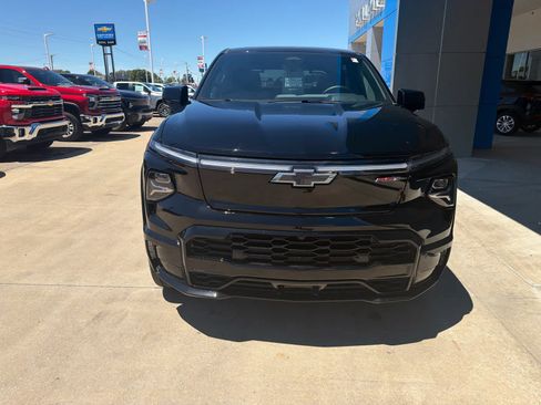 New 2025 Chevrolet Silverado EV RST AWD/4WD image 10