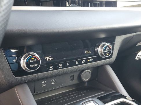 Used 2025 Mitsubishi Outlander SE image 26