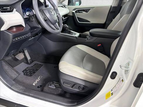 Used 2024 Toyota RAV4 Limited w/ Advanced Technology Package FWD image 10