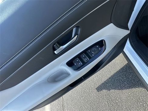 Certified 2025 Nissan Murano SV image 15