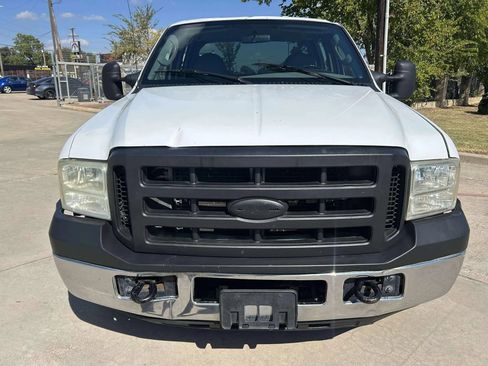 Used 2006 Ford F350 XLT image 2