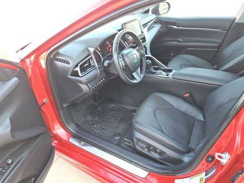 Used 2024 Toyota Camry XSE w/ Navigation Package image 13