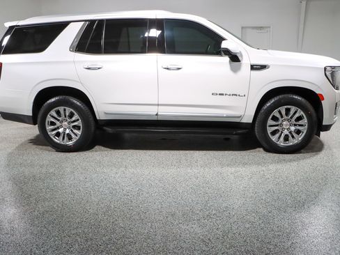 Used 2023 GMC Yukon Denali AWD/4WD image 6