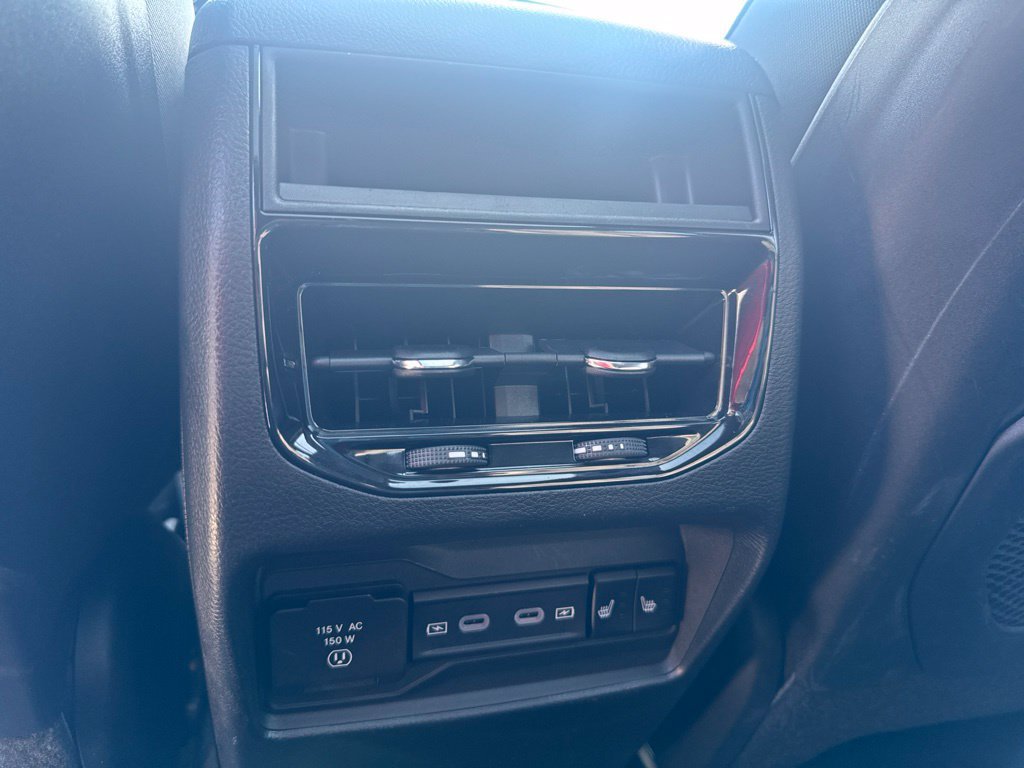 Used 2026 Jeep Grand Cherokee Limited AWD/4WD image 25