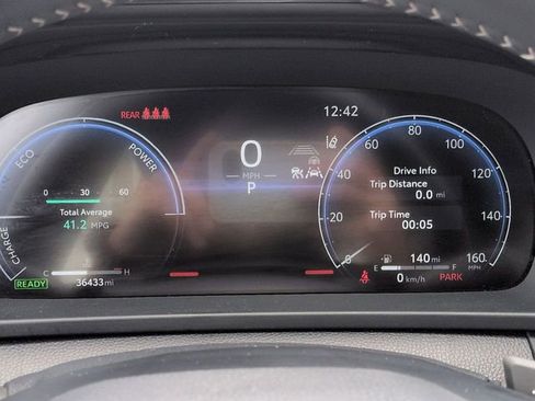 Used 2025 Toyota Crown Signia AWD/4WD image 26