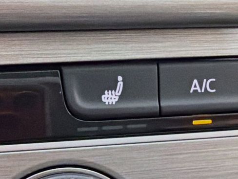 Used 2015 Volkswagen Golf TDI SE image 21