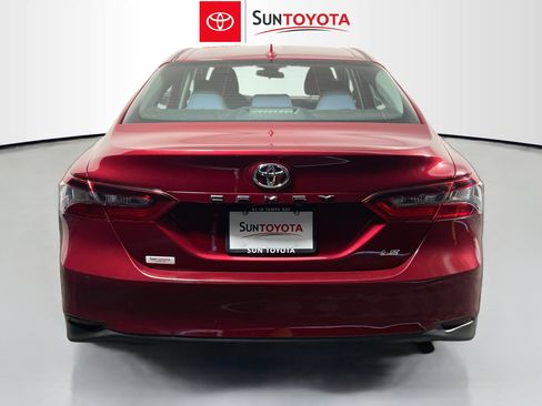 Used 2021 Toyota Camry LE FWD image 5