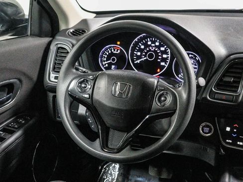 Used 2018 Honda HR-V EX image 16