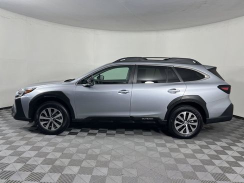 Used 2024 Subaru Outback Premium AWD/4WD image 4