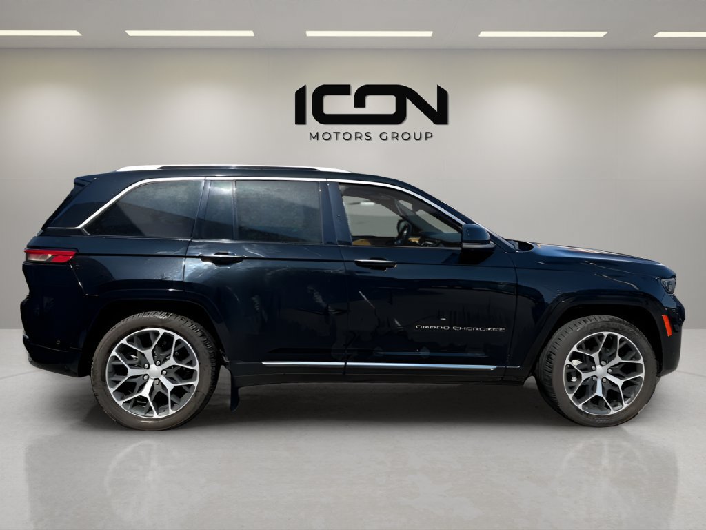 Used 2023 Jeep Grand Cherokee Summit AWD/4WD image 6