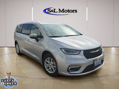 Certified 2023 Chrysler Pacifica Touring-L